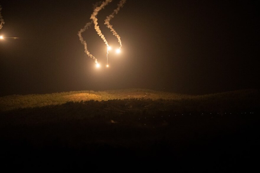 «Νυχτερινή Αστραπή»: Εντυπωσιακή άσκηση της Αεροπορίας Στρατού  - Δείτε βίντεο