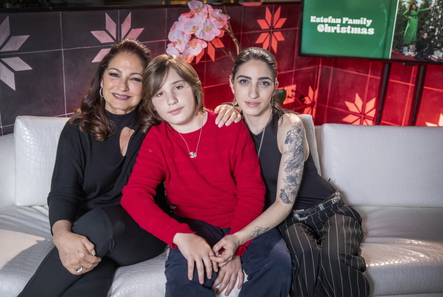 Γκλόρια Εστέφαν για τη γκέι κόρη της: «Στην κοινότητα των Λατίνων αυτά τα θέματα είναι ταμπού»