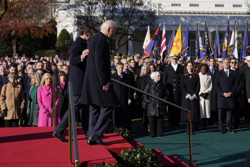 Θερμή υποδοχή Μακρόν στον Λευκό Οίκο - Περίσσεψαν οι αβρότητες