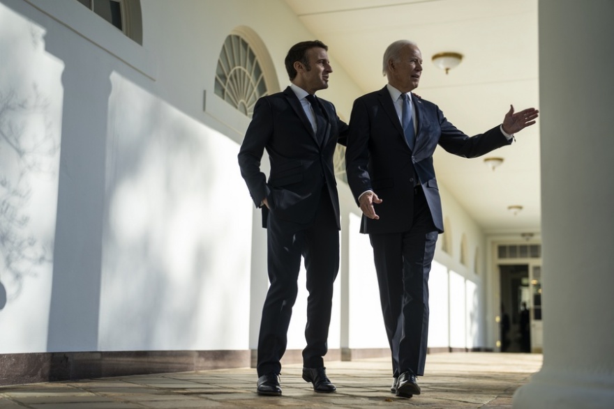 Θερμή υποδοχή Μακρόν στον Λευκό Οίκο - Περίσσεψαν οι αβρότητες