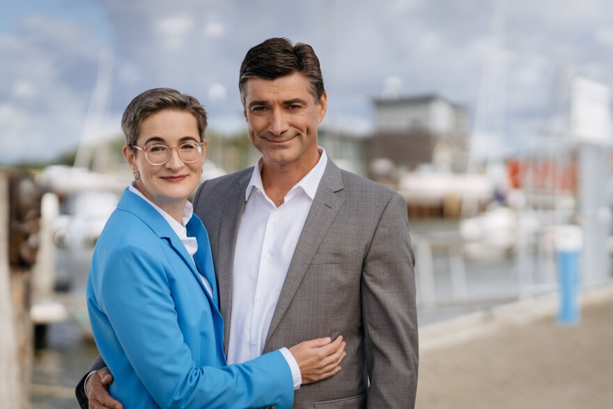 Γερμανός βουλευτής παράτησε σύντροφο και τρία παιδιά για μία πρώην πορνοστάρ