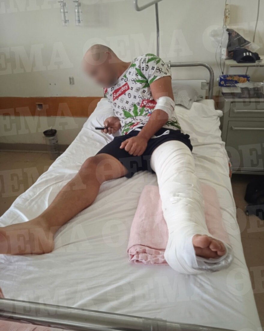 Επίθεση στα Λιόσια: Με πατερίτσες κατέθεσε ο 23χρονος που πυροβολήθηκε εν ψυχρώ