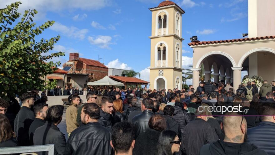 Κρήτη:  - Τελευταίο «αντίο» στην 21χρονη Έμμα που σκοτώθηκε στη Θεσσαλονίκη - Δείτε βίντεο