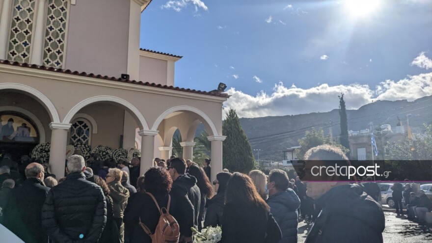 Κρήτη:  - Τελευταίο «αντίο» στην 21χρονη Έμμα που σκοτώθηκε στη Θεσσαλονίκη - Δείτε βίντεο