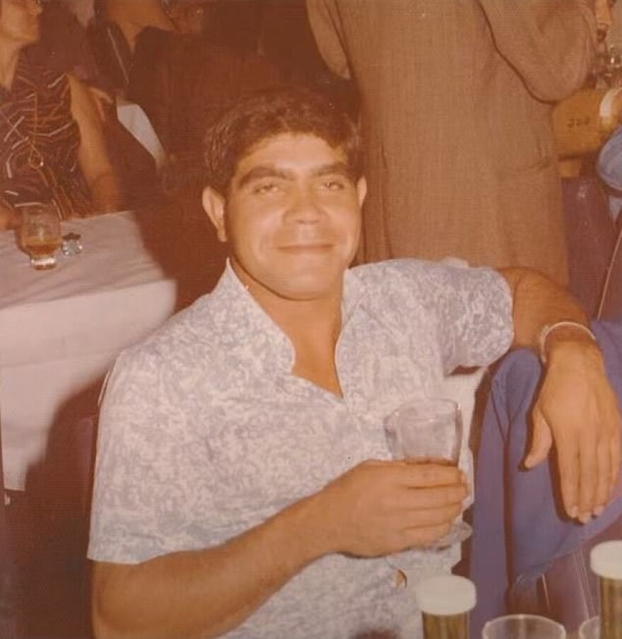 Υποδειγματικός οικογενειάρχης όσο ζούσε, κατά συρροή βιαστής μετά θάνατο - Πώς αποκαλύφθηκε η δράση του 