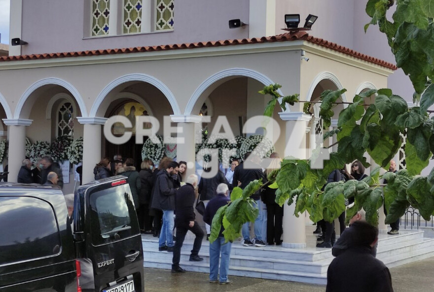 Κρήτη:  - Τελευταίο «αντίο» στην 21χρονη Έμμα που σκοτώθηκε στη Θεσσαλονίκη - Δείτε βίντεο