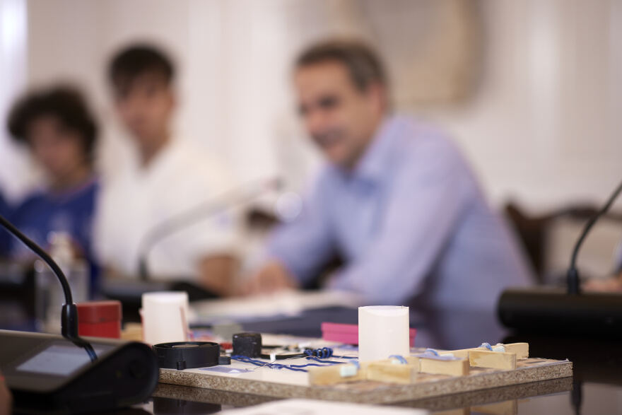 Μητσοτάκης: Συναντήθηκε με την Εθνική Ομάδα Μαθητικής Ρομποτικής - «Εντυπωσιακό το προϊόν που έχετε φτιάξει»