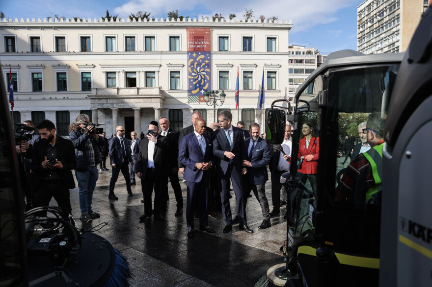 Στην Αθήνα ο δήμαρχος της Νέας Υόρκης: Υπογραφή συμφώνου αδελφοποίησης μεταξύ των δύο πόλεων