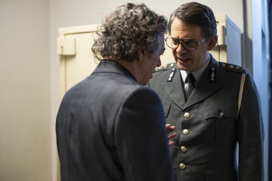 Αυτή η νύχτα μένει: O Στέλιος δεν καταφέρνει να κρατήσει τον Στρατή στη φυλακή