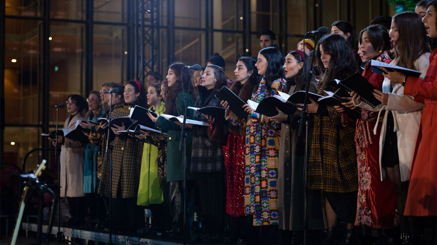 Ίδρυμα Σταύρος Νιάρχος: Εντυπωσιακή η χριστουγεννιάτικη φωταγώγησή του 