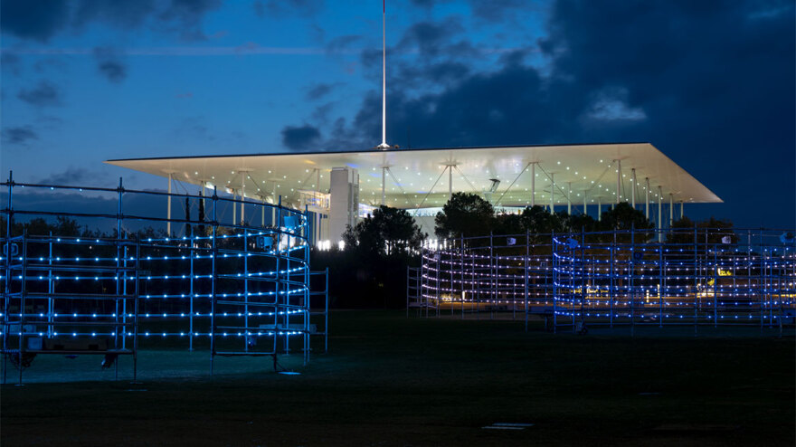 Ίδρυμα Σταύρος Νιάρχος: Εντυπωσιακή η χριστουγεννιάτικη φωταγώγησή του 