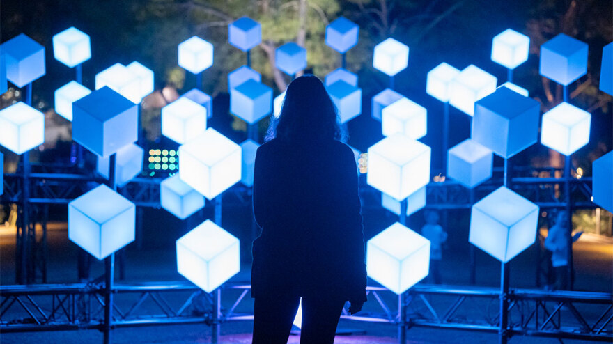 Ίδρυμα Σταύρος Νιάρχος: Εντυπωσιακή η χριστουγεννιάτικη φωταγώγησή του 