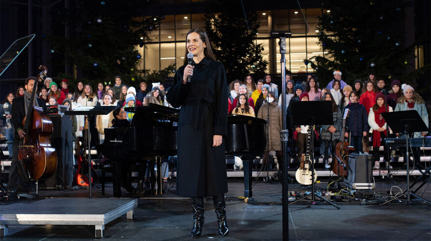 Ίδρυμα Σταύρος Νιάρχος: Εντυπωσιακή η χριστουγεννιάτικη φωταγώγησή του 