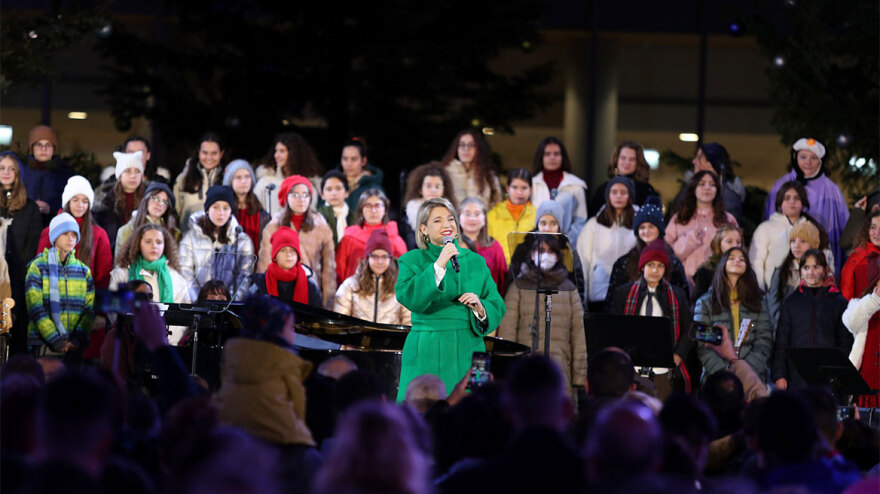 Ίδρυμα Σταύρος Νιάρχος: Εντυπωσιακή η χριστουγεννιάτικη φωταγώγησή του 