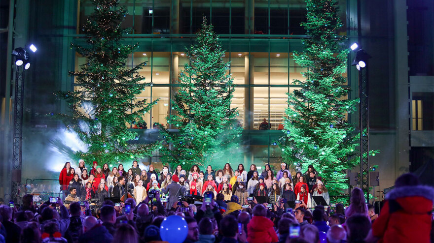 Ίδρυμα Σταύρος Νιάρχος: Εντυπωσιακή η χριστουγεννιάτικη φωταγώγησή του 