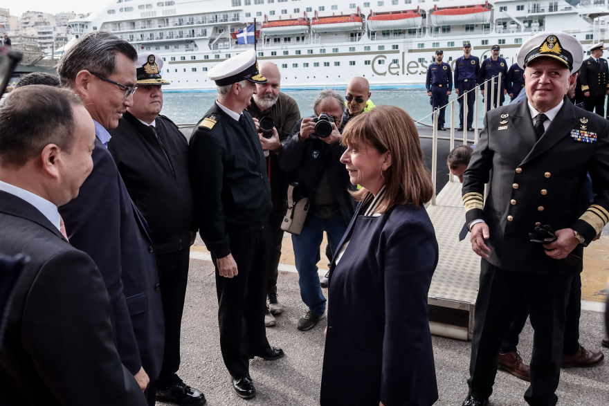 ΠτΔ: Παρούσα στον πλου του υποβρυχίου «Παπανικολής» η Σακελλαροπούλου (φωτογραφίες)