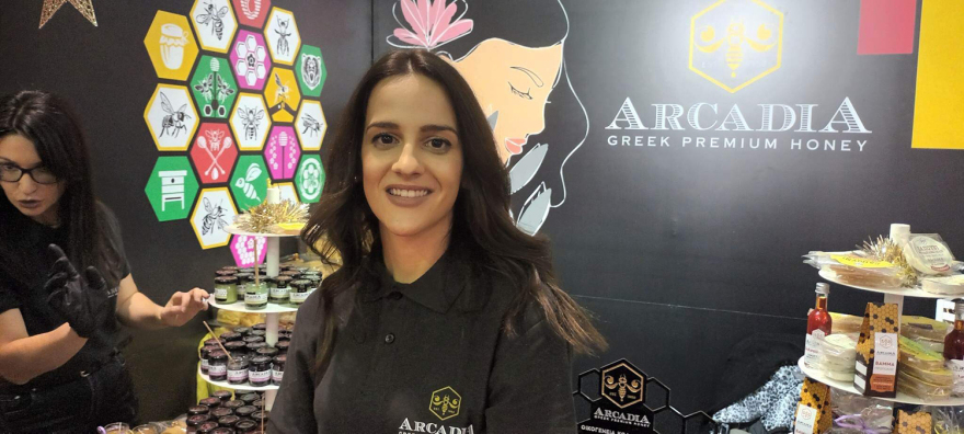 Οι γυναίκες μελισσοκόμοι στην πρώτη γραμμή: Καλλυντικά και υδρομέλι με τη συνταγή της γιαγιάς!