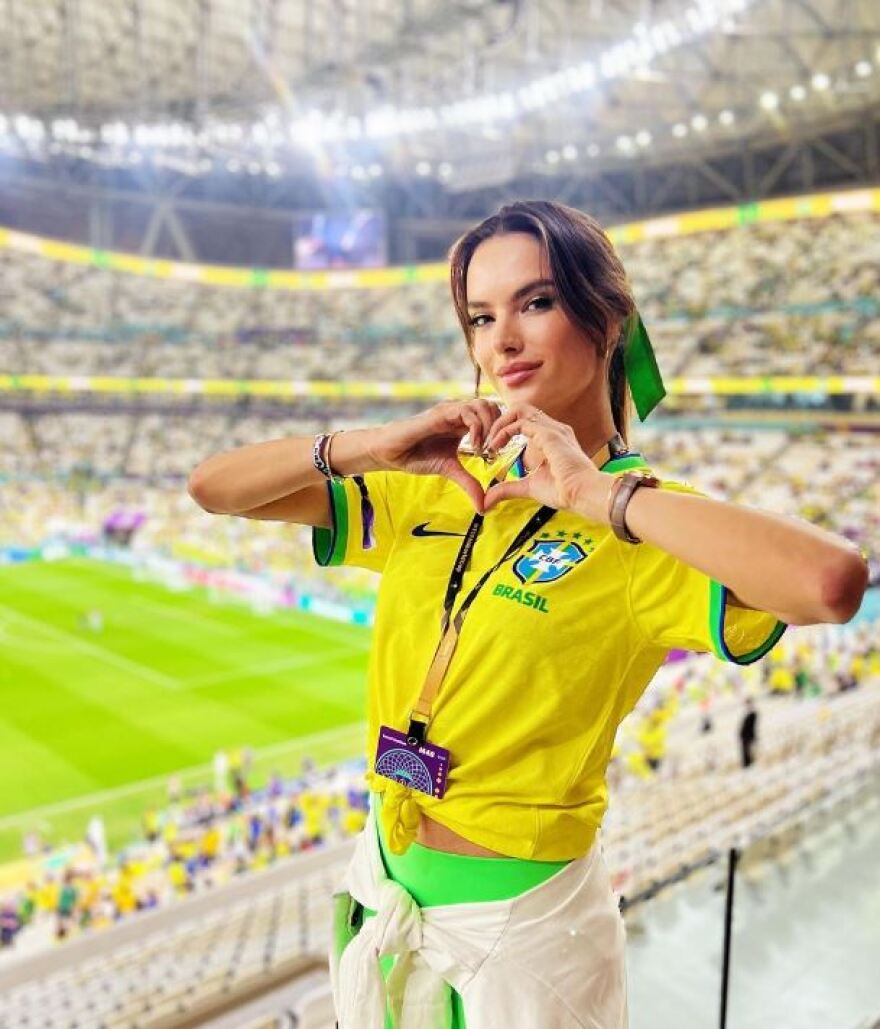 Μουντιάλ 2022: Στο Κατάρ με τη φανέλα με το Νο9 της Βραζιλίας η Αμπρόσιο