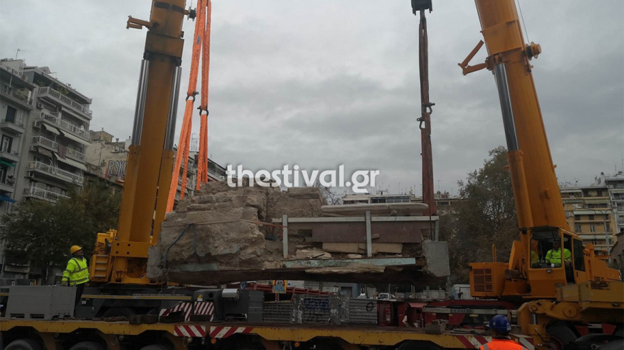 Θεσσαλονίκη: Κλειστή η Εγνατία - Επανατοποθετούνται αρχαία στον σταθμό «Αγίας Σοφίας»