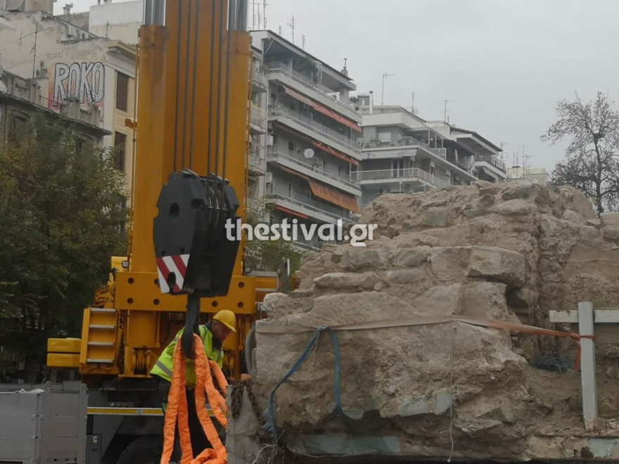 Θεσσαλονίκη: Κλειστή η Εγνατία - Επανατοποθετούνται αρχαία στον σταθμό «Αγίας Σοφίας»