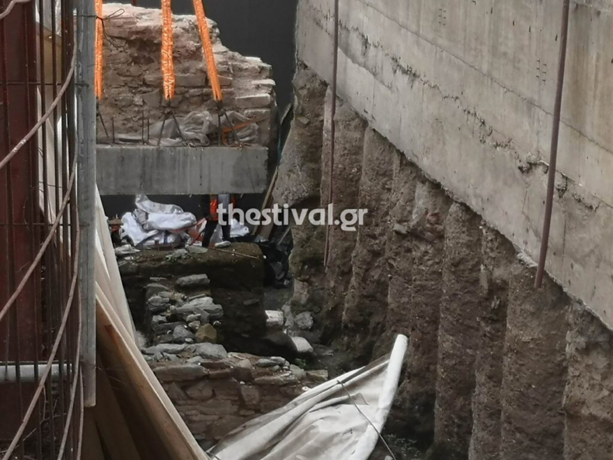 Θεσσαλονίκη: Κλειστή η Εγνατία - Επανατοποθετούνται αρχαία στον σταθμό «Αγίας Σοφίας»