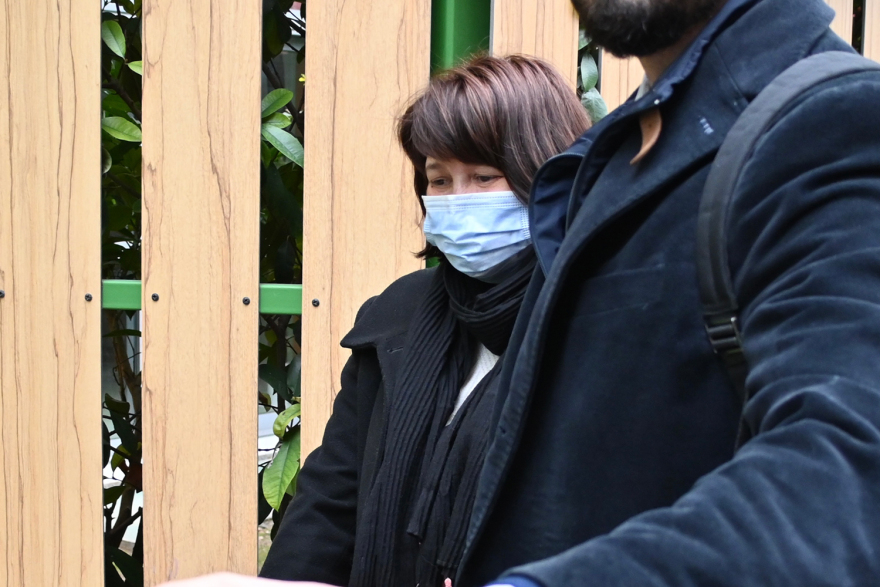 Κιβωτός του Κόσμου: Ψυχρή και αμίλητη η πρεσβυτέρα κατά την επίσκεψή της στη δομή στον Κολωνό