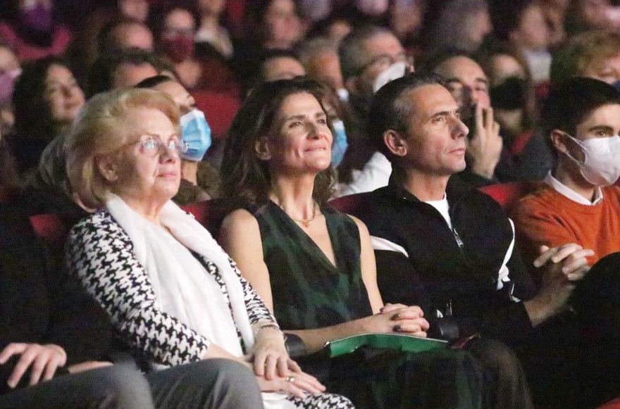  Μαρινέλλα: Η κόρη της την απόλαυσε επί σκηνής με τον σύζυγο και τα παιδιά της - Δείτε φωτογραφίες