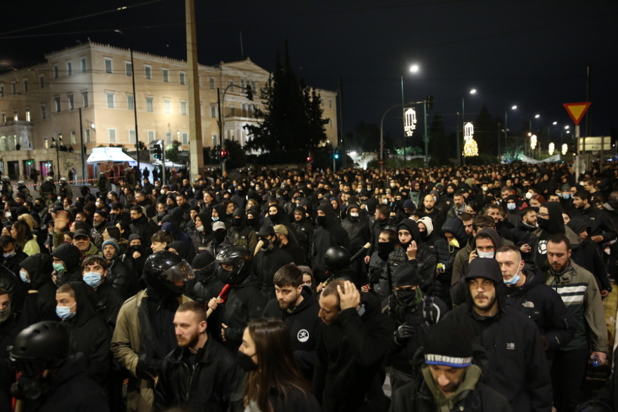 Επέτειος Γρηγορόπουλου: Πλήθος διαδηλωτών στην πορεία - Αποκλεισμένο το κέντρο της Αθήνας