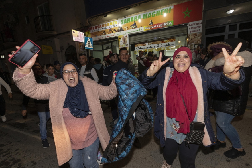 Μουντιάλ 2022: Ξέφρενοι πανηγυρισμοί από τους Μαροκινούς σε Βαρκελώνη, Μαδρίτη και Μούρθια - Δείτε βίντεο και φωτογραφίες