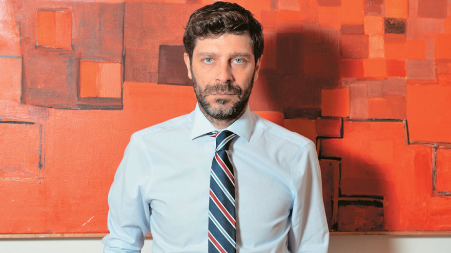 Γιατρομανωλάκης: Καλεί τον διευθυντή του ΔΗ.ΠΕ.ΘΕ Πάτρας να ανακαλέσει τις ομοφοβικές δηλώσεις του 