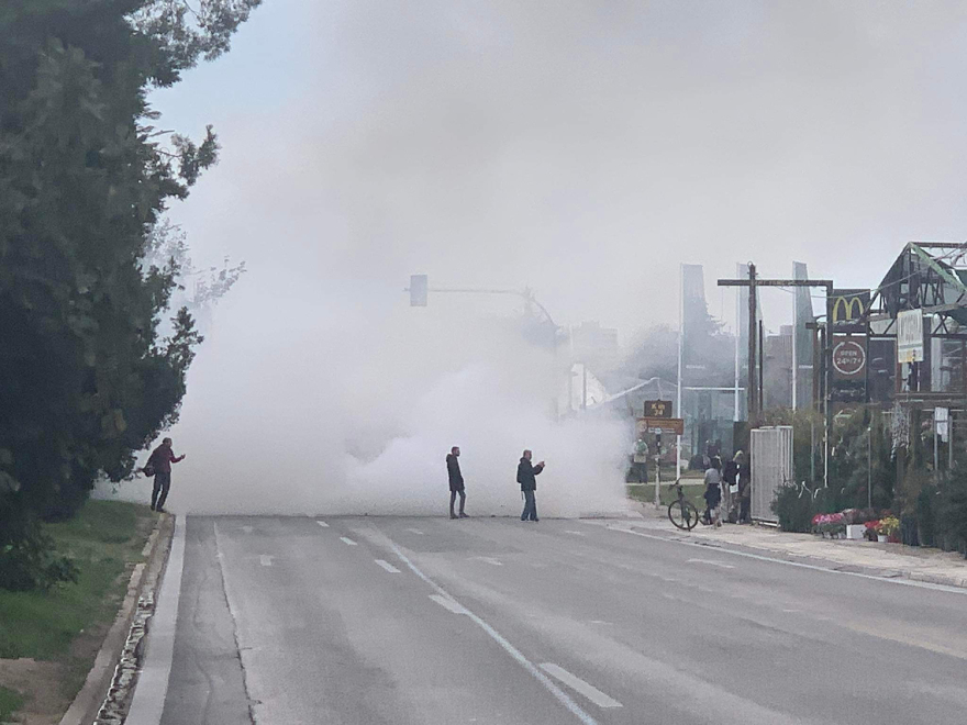 Δείτε βίντεο: Ρομά πετούν πέτρες σε αστυνομικούς στο Νομισματοκοπείο