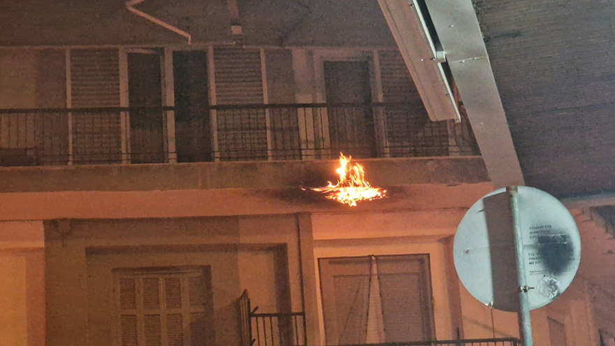 Πεδία μάχης Θεσσαλονίκη και Αθήνα με φωτιές και μολότοφ μετά τις πορείες για τον Γρηγορόπουλο (βίντεο + φωτό) 