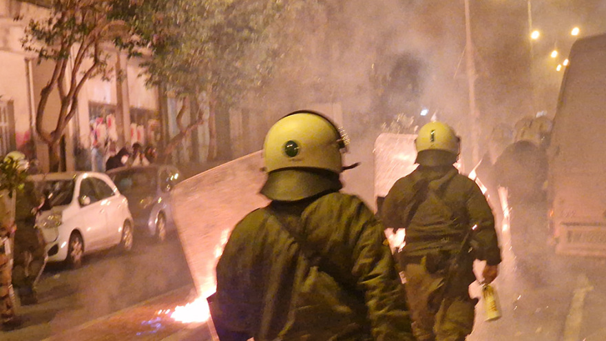 Πεδία μάχης Θεσσαλονίκη και Αθήνα με φωτιές και μολότοφ μετά τις πορείες για τον Γρηγορόπουλο (βίντεο + φωτό) 