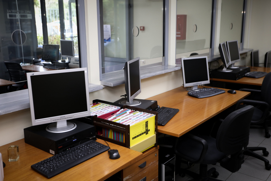 Αλλάζουν όλες οι διοικήσεις στο Δημόσιο - Tέλος οι κομματικοί διορισμοί σε 522 φορείς