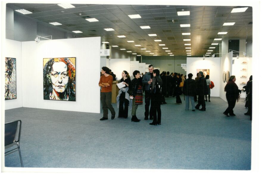 Art Athina: Τα 25 χρόνια της εικαστικής διοργάνωσης μέσα από ένα συλλεκτικό λεύκωμα και μία έκθεση