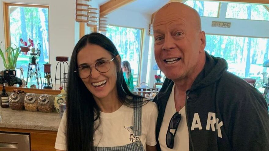 Από τον Μπρους Γουίλις στη Σελίν Ντιόν: Οι 10 πιο viral στιγμές του 2022