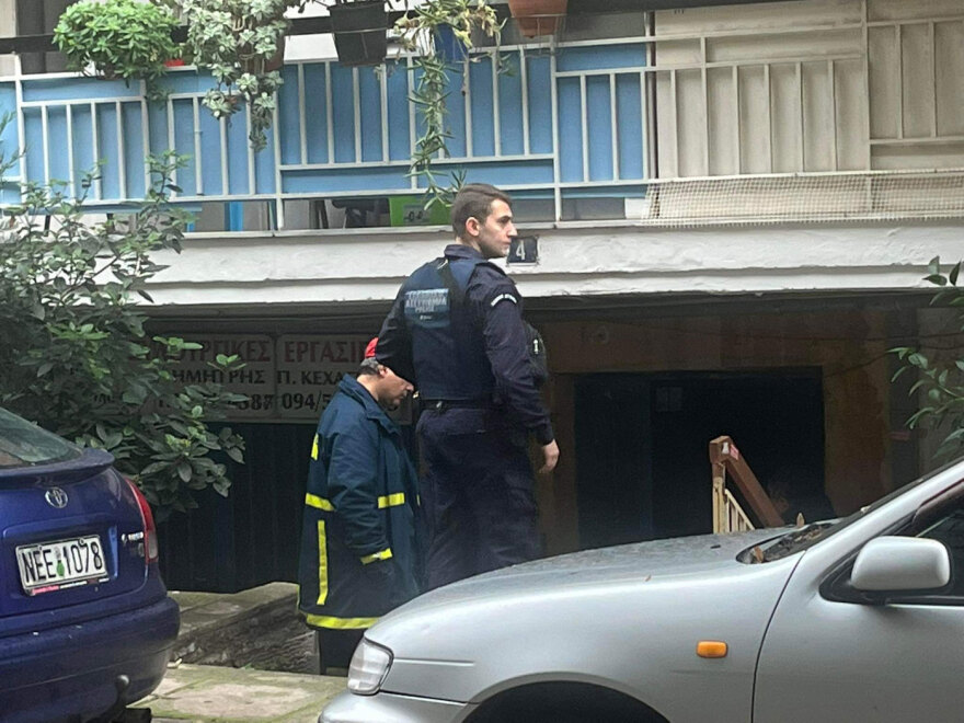 Θεσσαλονίκη: Σοκ για τον νεαρό που σκοτώθηκε σε φωταγωγό - «Ήταν σαν να έγινε έκρηξη»
