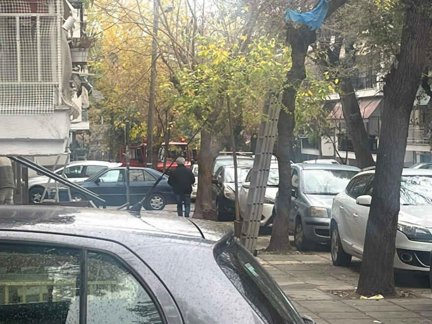 Θεσσαλονίκη: Σοκ για τον νεαρό που σκοτώθηκε σε φωταγωγό - «Ήταν σαν να έγινε έκρηξη»