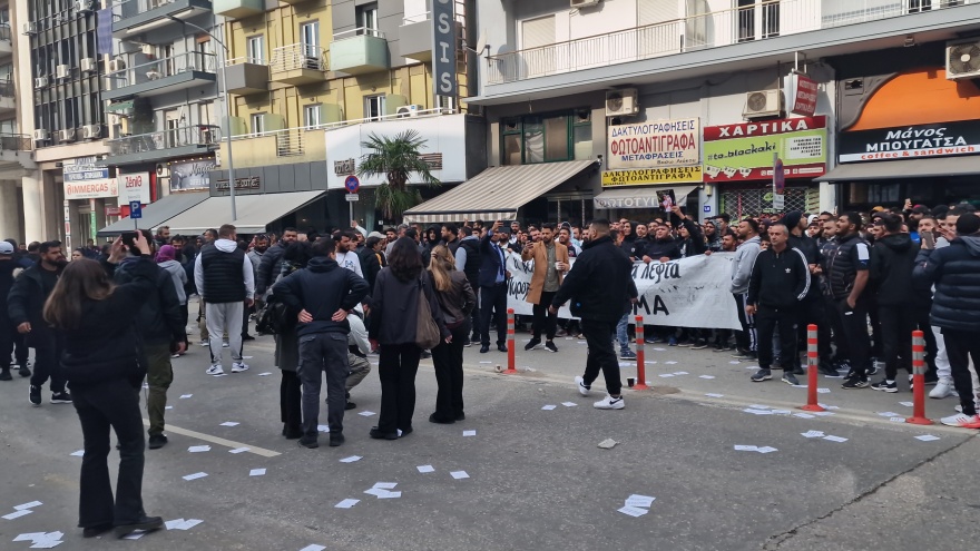 Θεσσαλονίκη: Διαφωνία εισαγγελέα-ανακριτή για την προφυλάκιση του αστυνομικού που πυροβόλησε τον 16χρονο