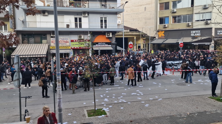 Θεσσαλονίκη: Διαφωνία εισαγγελέα-ανακριτή για την προφυλάκιση του αστυνομικού που πυροβόλησε τον 16χρονο