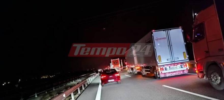 Συνεχίζουν τις διαμαρτυρίες οι Ρομά με φωτιές και οδοφράγματα