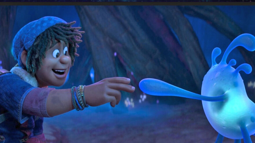 Disney: Πώς προετοίμασε το κοινό για τον πρώτο γκέι πρωταγωνιστή της