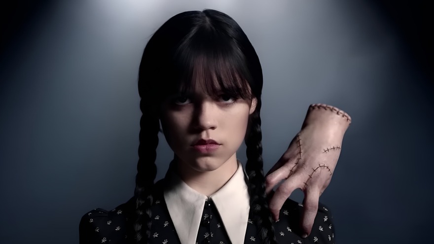 Wednesday: Από τις κλασικές ταινίες στο Netflix - Όσα άλλαξαν στην οικογένεια Άνταμς