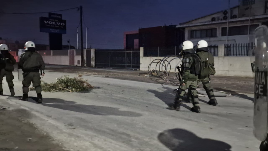 Θεσσαλονίκη: Πυροβόλησαν κατά αστυνομικών οι Ρομά - Η οικογένεια του 16χρονου ζήτησε να σταματήσουν τα επεισόδια