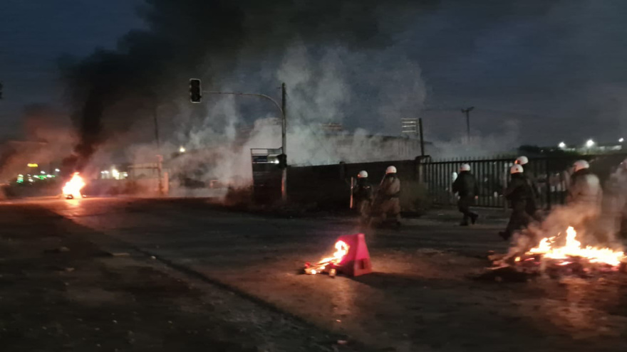 Θεσσαλονίκη: Πυροβόλησαν κατά αστυνομικών οι Ρομά - Η οικογένεια του 16χρονου ζήτησε να σταματήσουν τα επεισόδια