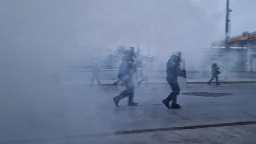 Θεσσαλονίκη: Πυροβόλησαν κατά αστυνομικών οι Ρομά - Η οικογένεια του 16χρονου ζήτησε να σταματήσουν τα επεισόδια