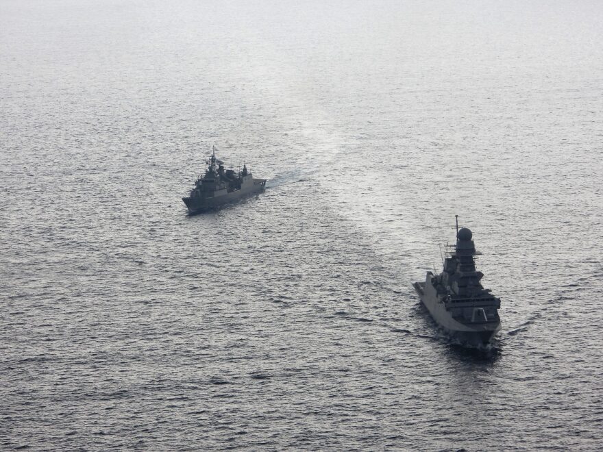 Πολεμικό Ναυτικό - ΓΕΕΘΑ: Η φρεγάτα «Σαλαμίς» έκανε συνεκπαίδευση με την αιγυπτιακή φρεγάτα ENS BERNEES