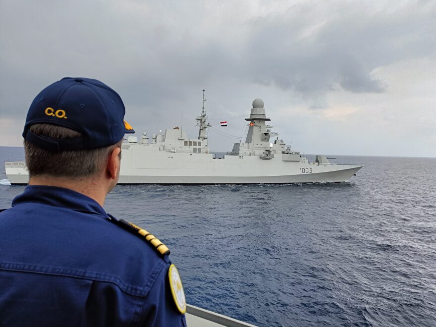 Πολεμικό Ναυτικό - ΓΕΕΘΑ: Η φρεγάτα «Σαλαμίς» έκανε συνεκπαίδευση με την αιγυπτιακή φρεγάτα ENS BERNEES