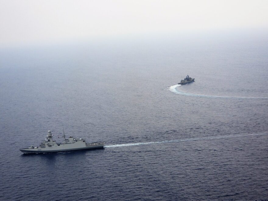 Πολεμικό Ναυτικό - ΓΕΕΘΑ: Η φρεγάτα «Σαλαμίς» έκανε συνεκπαίδευση με την αιγυπτιακή φρεγάτα ENS BERNEES