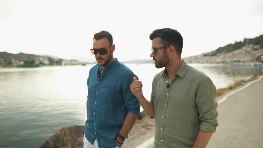 Fishy: Σαλπάρει για τον Πόρο και την Χάλκη - Καλεσμένοι ο Σάκης Αρσενίου και η Ναταλία Δραγούμη